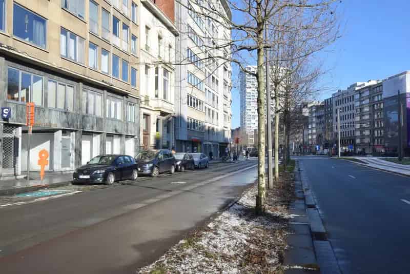 Commercieel Gelijkvloers te Huur Antwerpse Leien