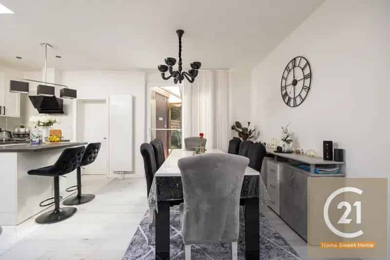 Gerenoveerd Huis 4 slaapkamers 3 badkamers Tuin