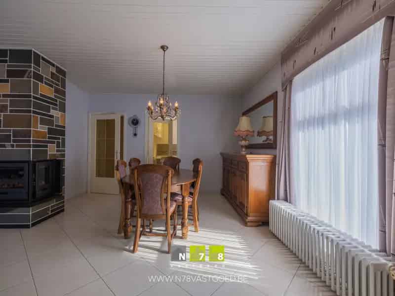 Vrijstaande woning te Lanklaar - Bungalow met dubbele garage