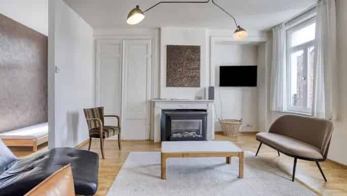 Huis te Koop Kortrijk Centrum: Opbrengsteigendom met Handelspand en Appartementen