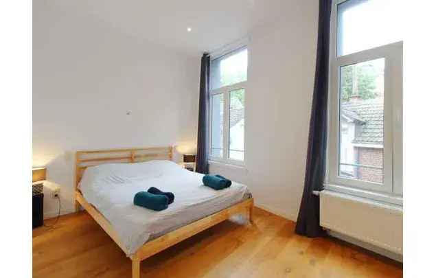 Huur 1 slaapkamer appartement van 69 m² in Brussels