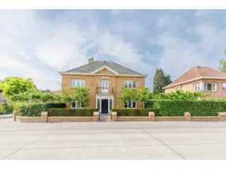 Luxueuze Villa te Assebroek - Ruime Tuin Garage 3 slaapkamers
