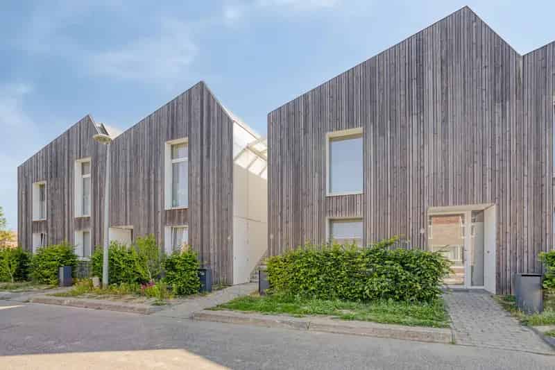 Appartement te koop: Instapklare Stapelwoning met Tuin