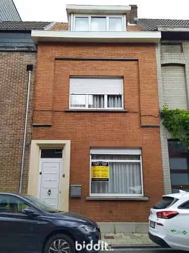 GUNSTIG GELEGEN WONING met 2 slaapkamers