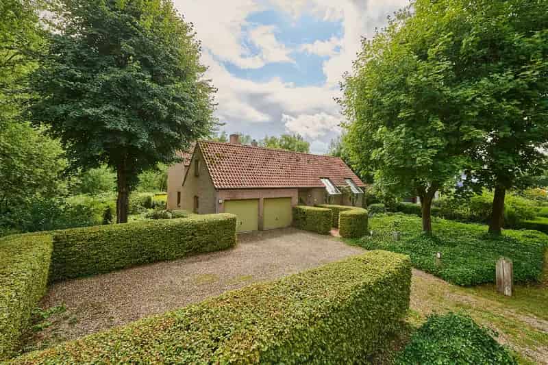 Villa met ruimte voor vrij beroep kangoeroewoning of B&B