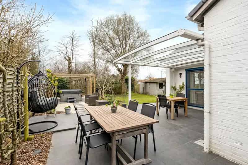 Instapklare Bungalow 4 slaapkamers Garage Prachtige Tuin
