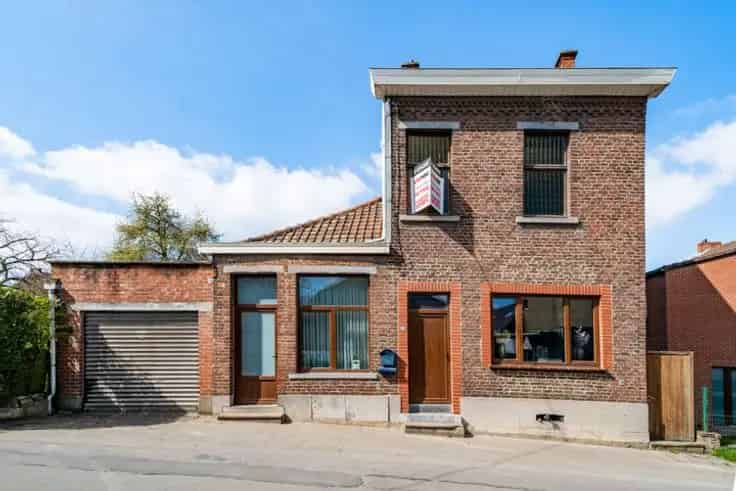 Huis te Koop Jumet 4 Gevels Garage Tuin Grote Potentieel