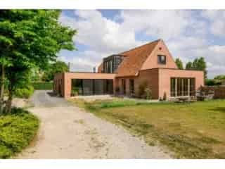 Boerderij te koop Aalter: hoeve met woning, schuur en stal