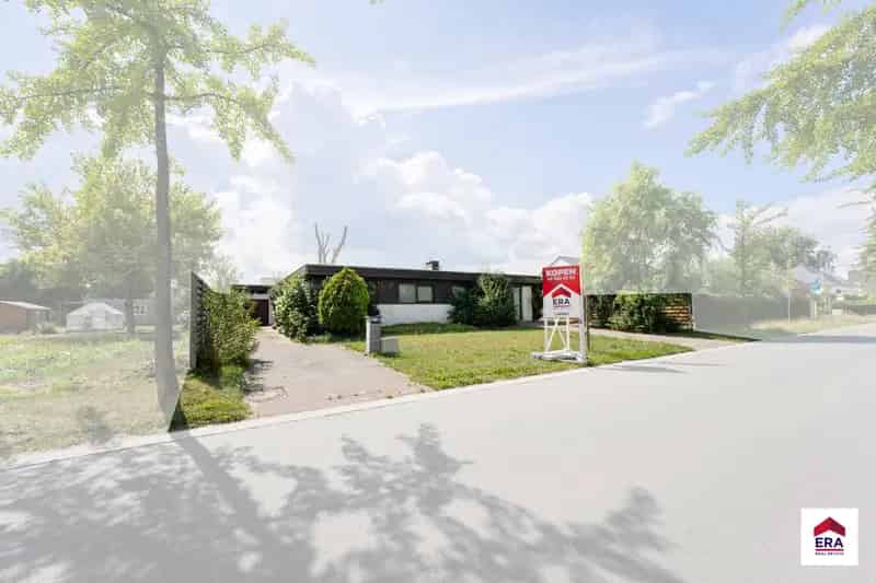 Huis te koop Aalter: 3 slaapkamers, 2 garages, 770m²