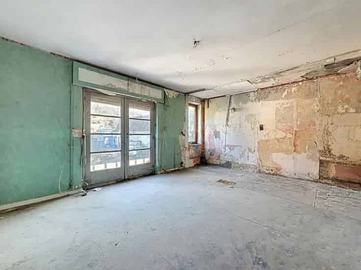 Huis te renoveren 3 gevels Wandre 5 slaapkamers