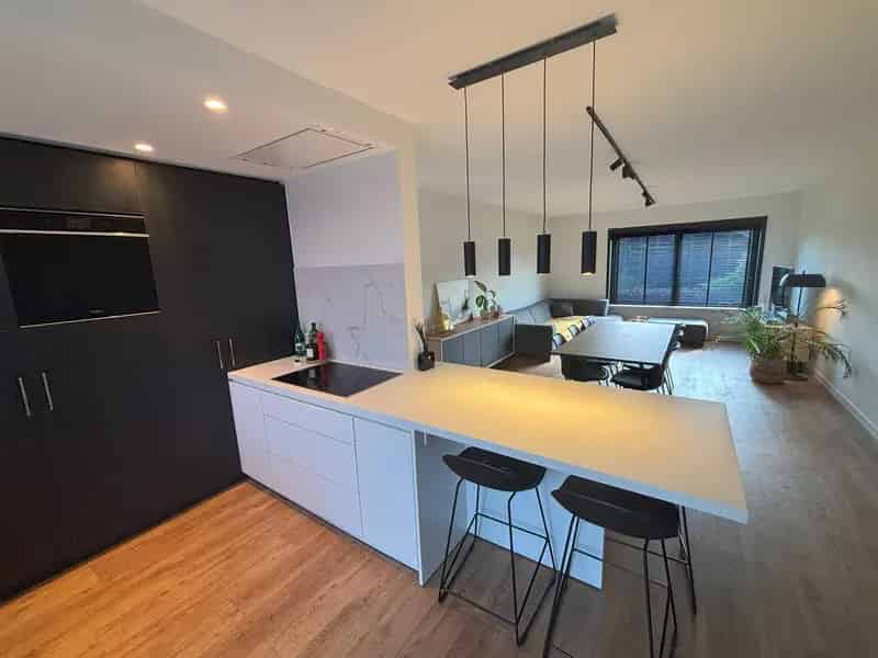Huis te koop Wervik: gerenoveerde woning met 2 slaapkamers en mogelijkheid tot winkelruimte