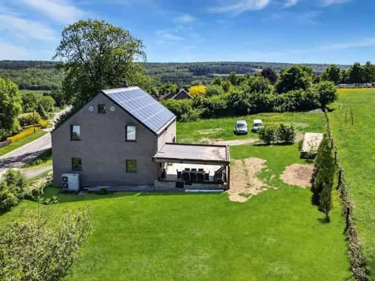 Moderne Villa te Nassogne met 3 slaapkamers en Energiezuinige voorzieningen