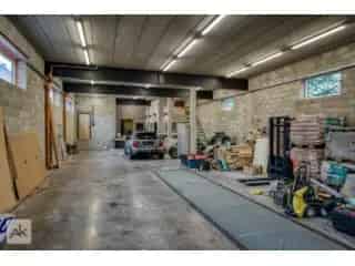Industrieel Magazijn te koop Engis - 181m² + 193m² Kelder