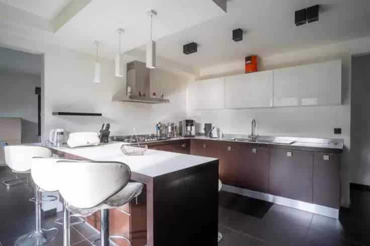 Huis Te Koop 4 slaapkamers Garage Tuin Zwembad