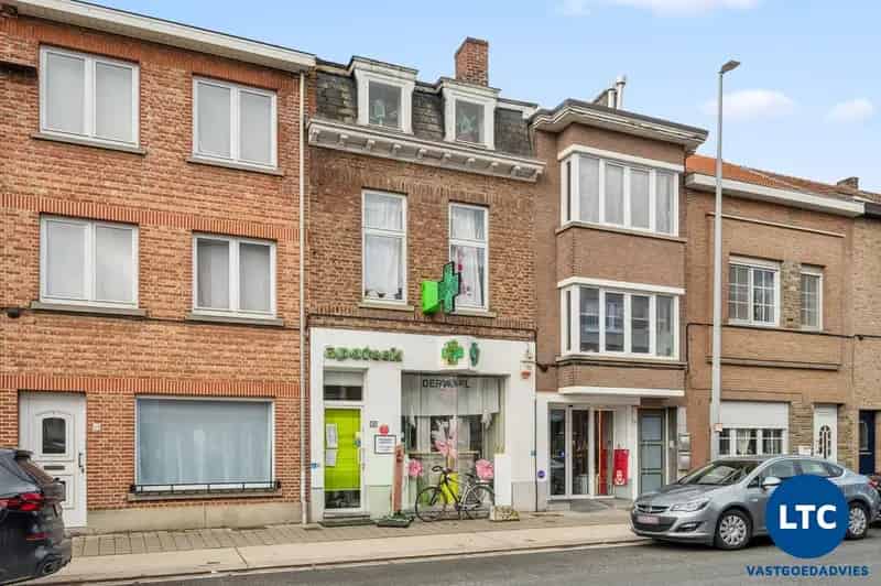 Handelspand met Woonst Te Tienen Nabij Station