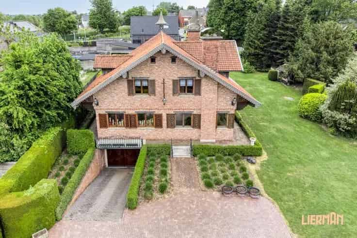 Huis Te Koop Grotenberge: Charmante Villa met Atelier en Garage