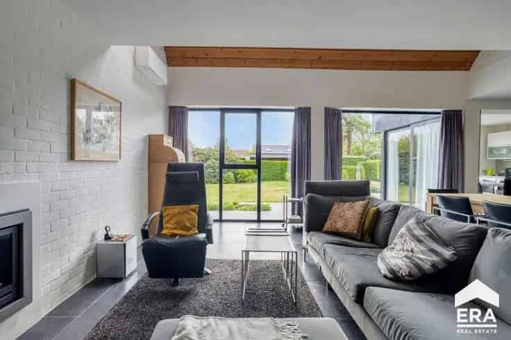 Villa te Koop Varsenare: Instapklare Familievilla met Zwembad