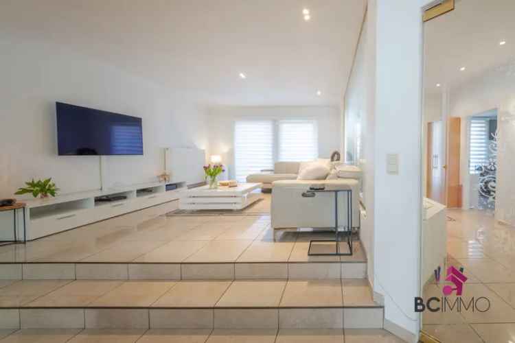 Appartement te huur Genk: Instapklaar 3 slaapkamers, tuin en garage