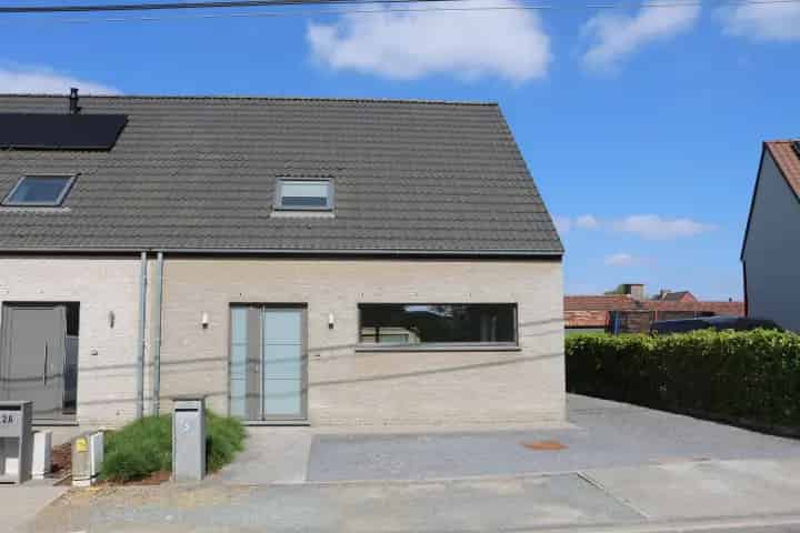 Huis te Huur Oosterzele: Moderne Knusse Woning in Rustige Wijk