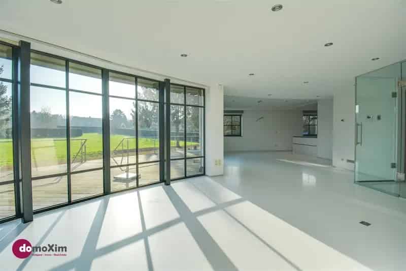 De Oude Korenmolen van Veltem: Unieke Villa op 47 Are