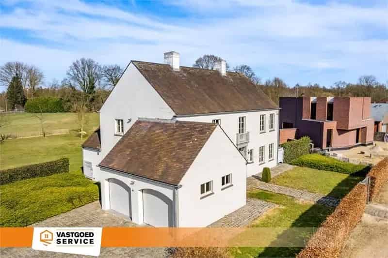 Ruime Villa te Koop Balen 4 slaapkamers 340m²