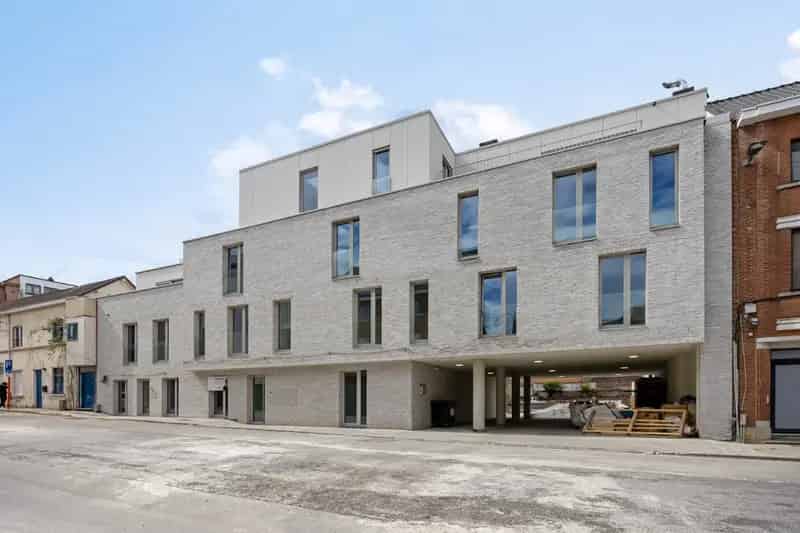 Luxueus 3 Slaapkamer Appartement te Huur met Tuin en Terras