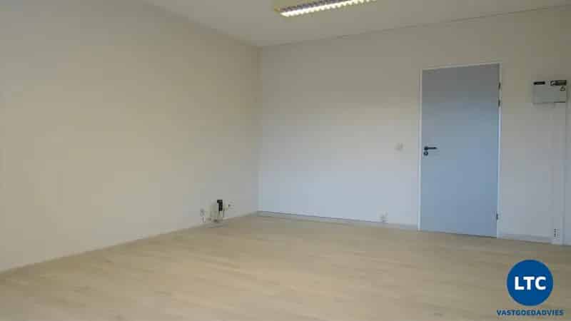 Kantoorruimte te huur Tienen nabij station en E40