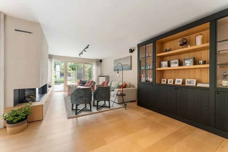 Prachtige Woning Met Eiken Bijgebouw Handelsrruimte 4 Garages