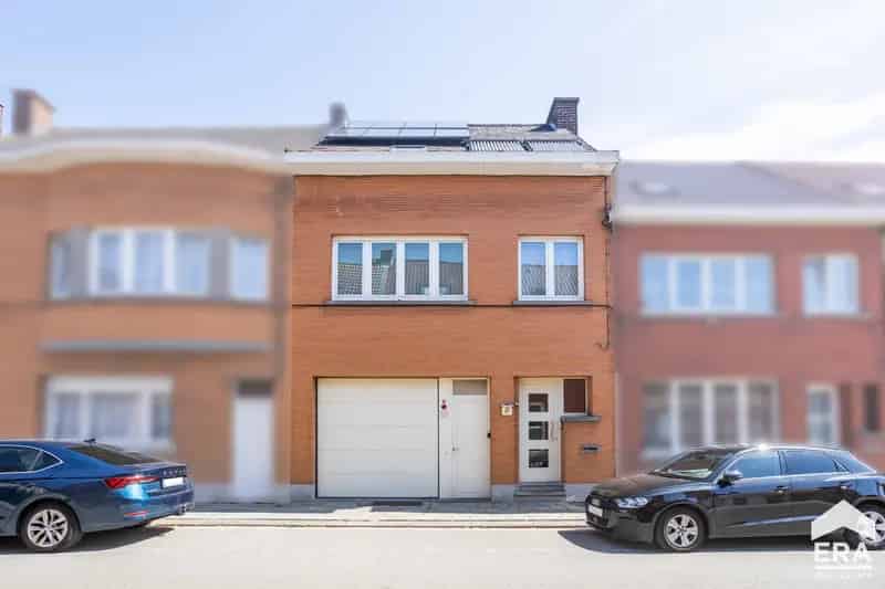 Huis te huur Denderleeuw: 5 slaapkamers, 3 badkamers, tuin & garage