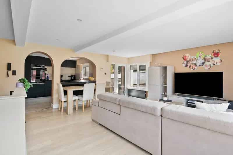 Appartement te koop: Instapklaar 2 slaapkamers, ruim terras en garage