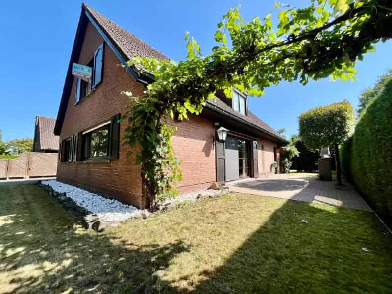 Charmante Villa te Koop in Rustige Woonwijk