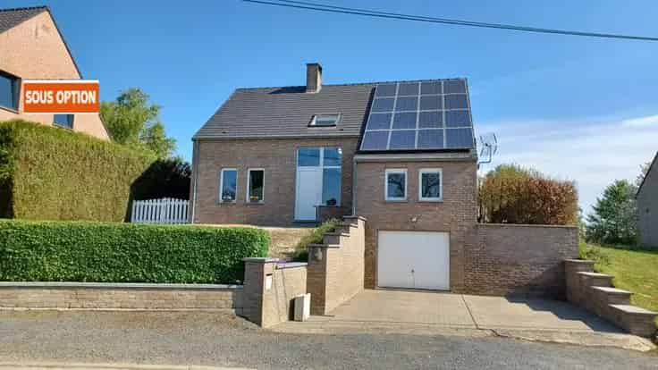 Villa te koop met 4 slaapkamers, paardenboxen en grote tuin