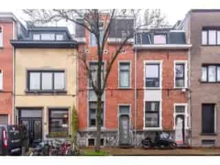 Huis te koop Antwerpen - Instapklaar met Tuin en 3 slaapkamers