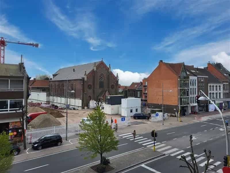 Kantoor te Koop Eeklo - Strategische Locatie met Potentieel