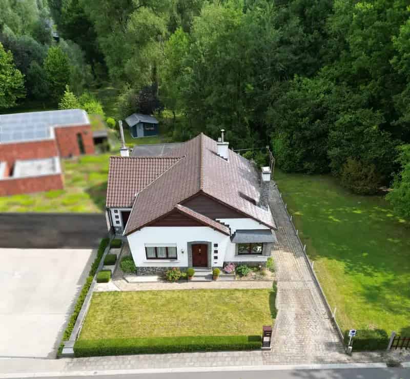 Charmante woning 2 slaapkamers dubbele garage riante tuin