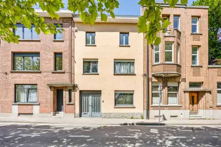 Huis Te Koop Ronse: 6 Slaapkamers, Recent Gerenoveerd