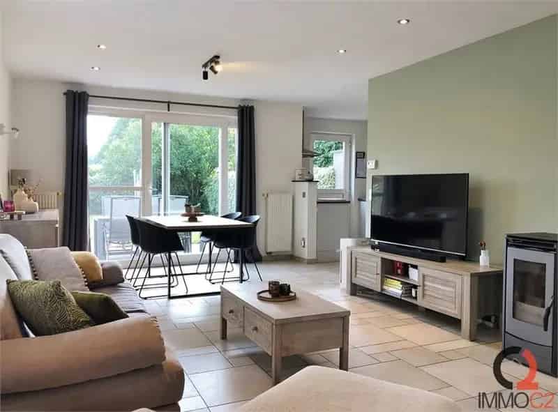 Te Huur: Recent 2 Slaapkamers Huis Beringen Tuin Terras