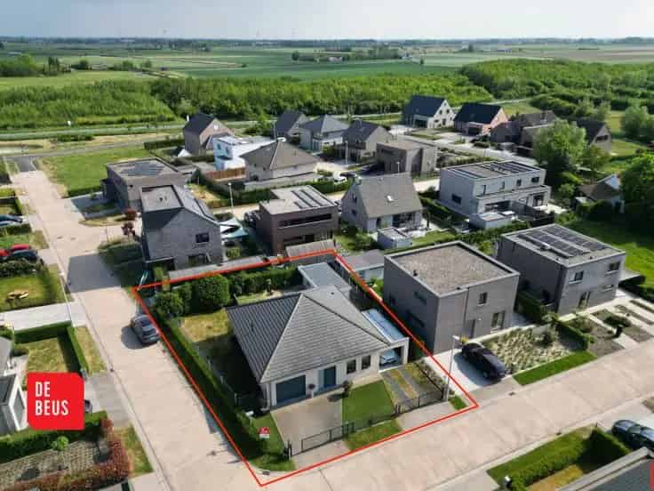 Villa te Koop Oostende: 3 slaapkamers, tuin, garage en carport