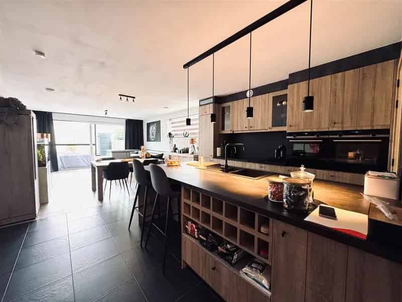 Luxueus Gelijkvloers Appartement te Huur Nabij Centrum