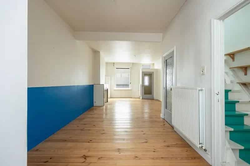 Huis te koop Borgerhout: Charmante woning met 2 slaapkamers