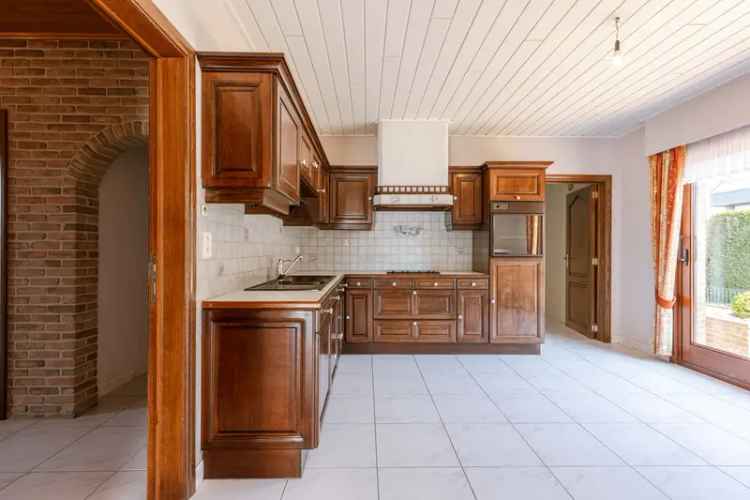 Huis te koop Sint-Kruis-Winkel: Charmante woning met grote tuin