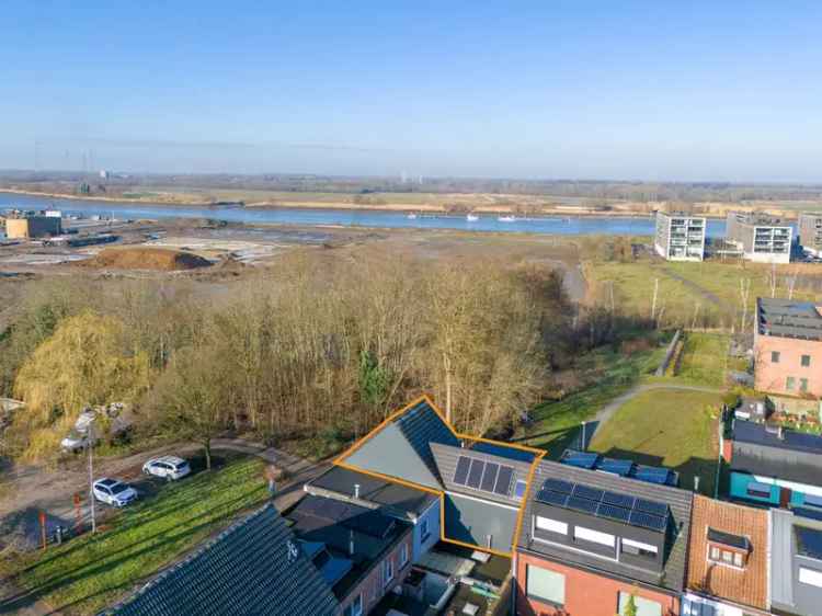 Huis te koop in Hemiksem met 3 slaapkamers, garage en dakterras