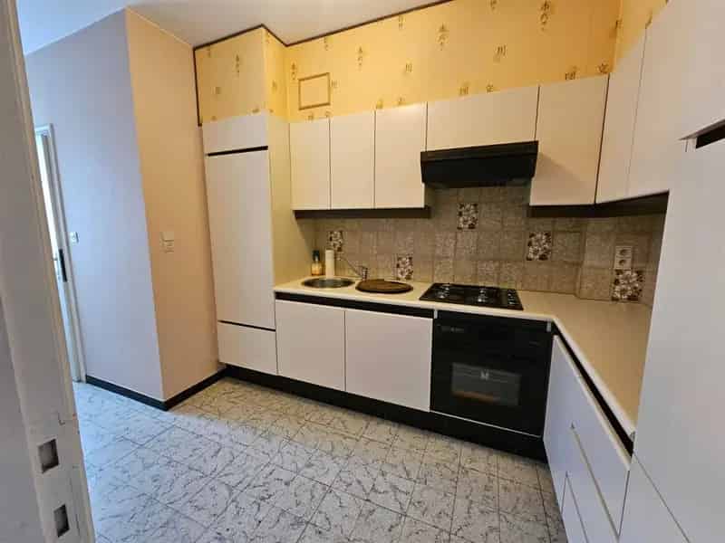 Ruime Te Renoveren Woning Met Tuin
