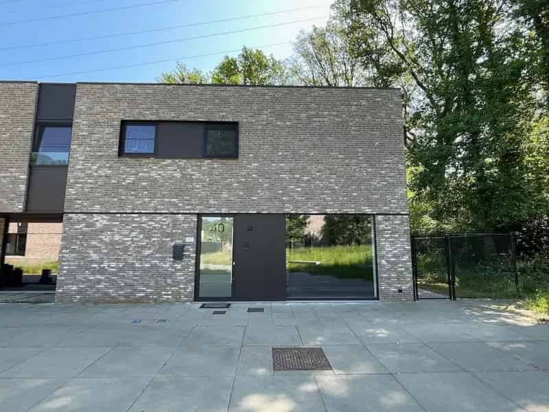 Genk woning 3 slaapkamers carport tuin