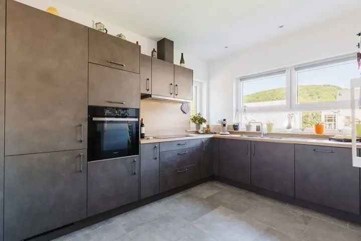 Gerenoveerde woning 4 slaapkamers Dinant