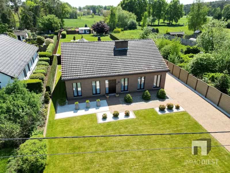 Gelijkvloerse woning te huur 3 slaapkamers tuin garage zonnepanelen