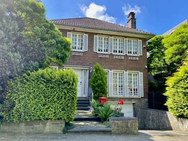 Te koop villa met 4 slaapkamers nabij Woluwe Shopping Centre