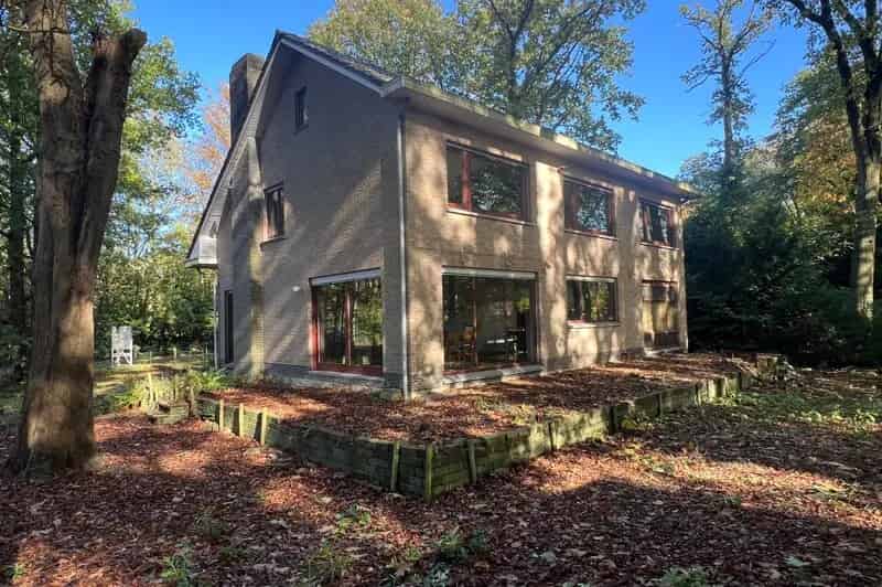 Instapklare gezinswoning te Malle met tuin