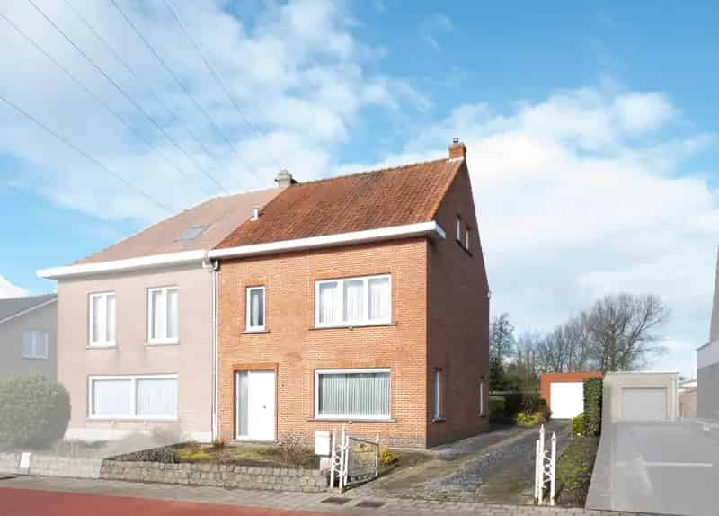 Huis te koop: te renoveren halfopen bebouwing met 2 slaapkamers en tuin