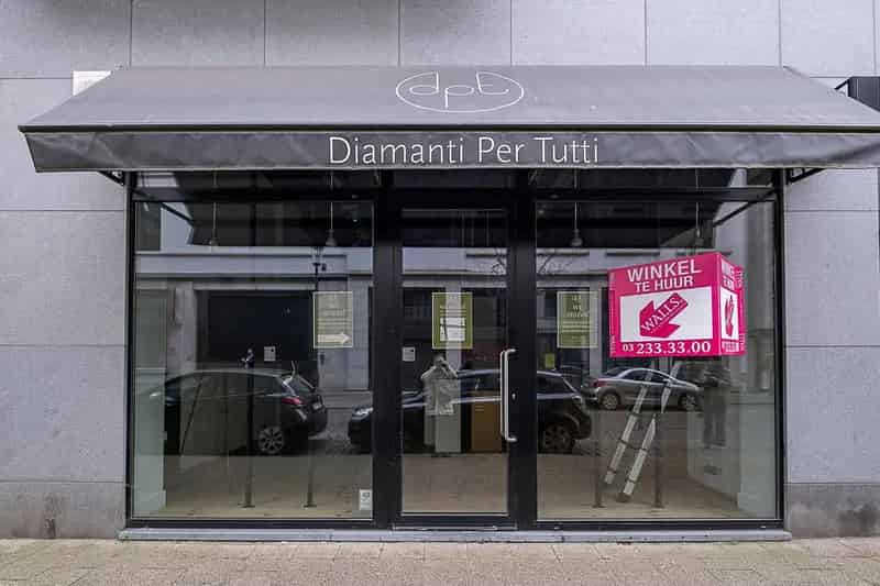 Mooie winkel tegenover ModeNatie